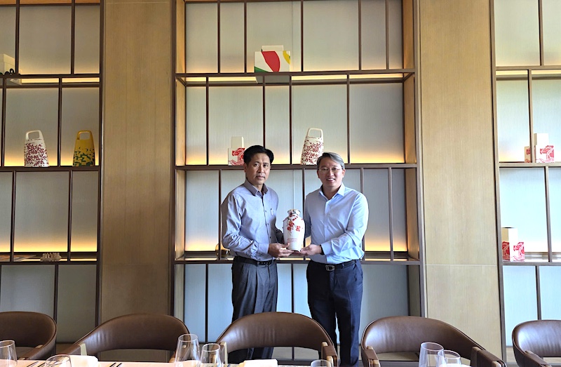 Bộ trưởng Bộ Tư pháp Việt Nam - Lào gặp song phương trong khuôn khổ chuyến thăm Lào của Tổng Bí thư